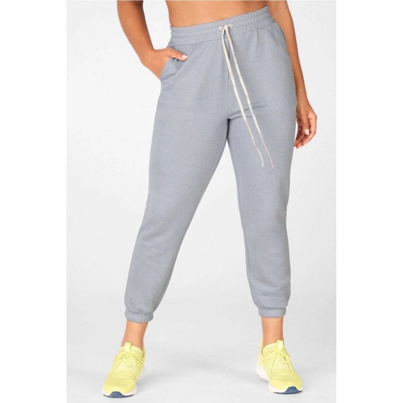 New Fabletics Jolie Gray Sweatpants Small - Picture 1 of 4